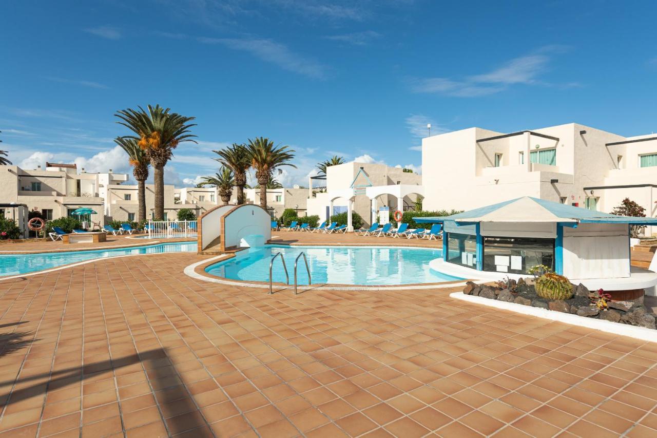 Homeforguest Apartamento 13 Con Terraza Y Piscina En Коральео Экстерьер фото
