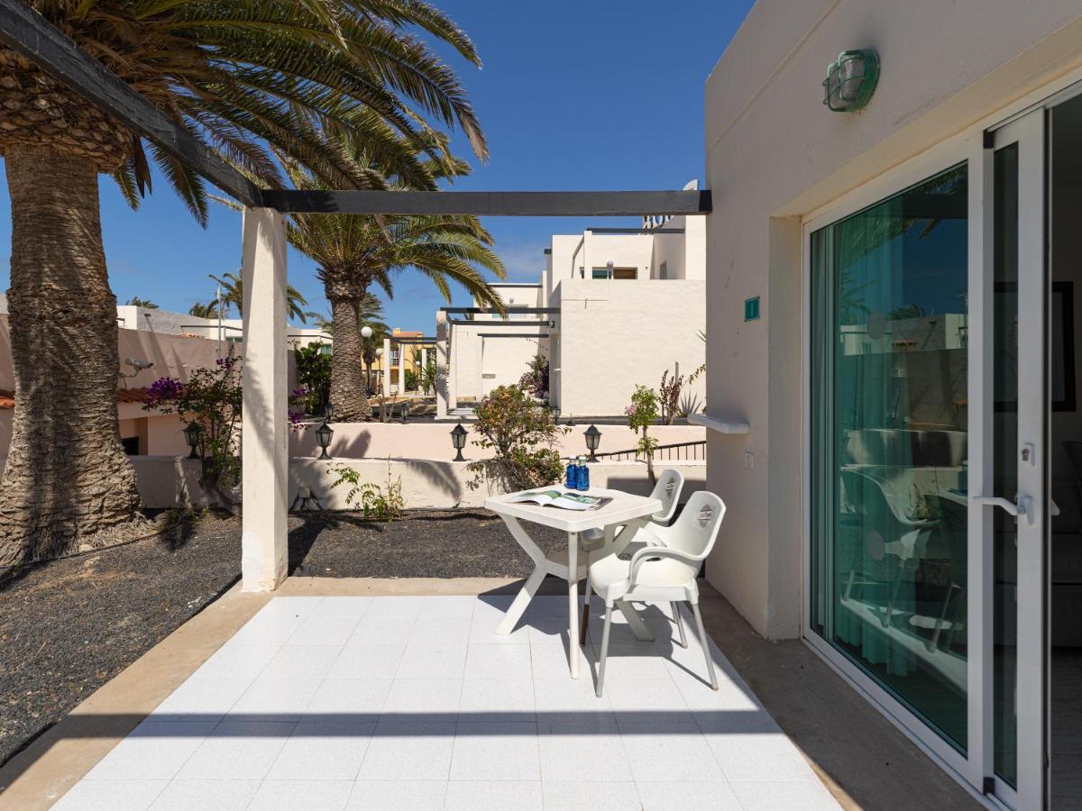 Homeforguest Apartamento 13 Con Terraza Y Piscina En Коральео Экстерьер фото