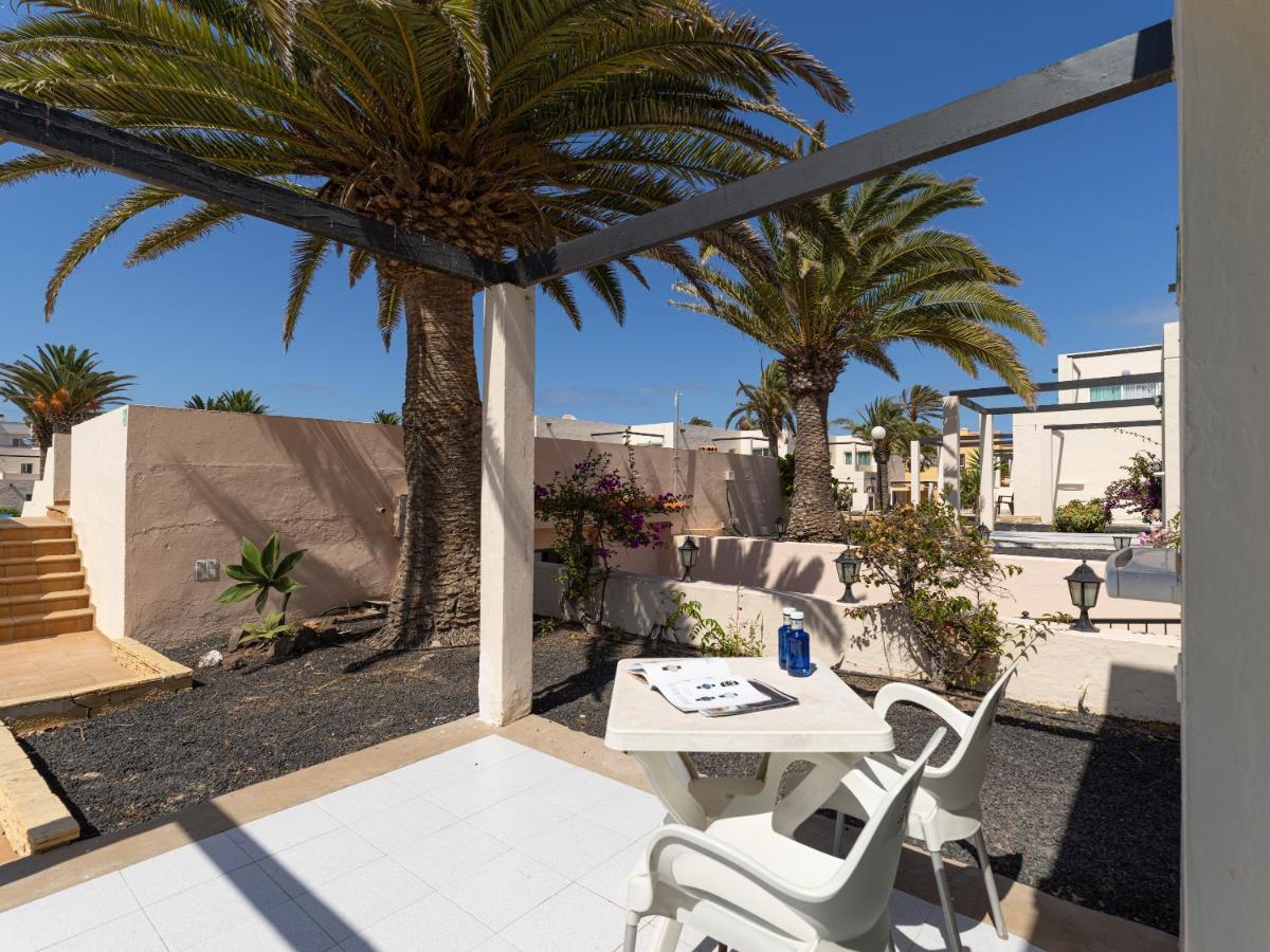 Homeforguest Apartamento 13 Con Terraza Y Piscina En Коральео Экстерьер фото