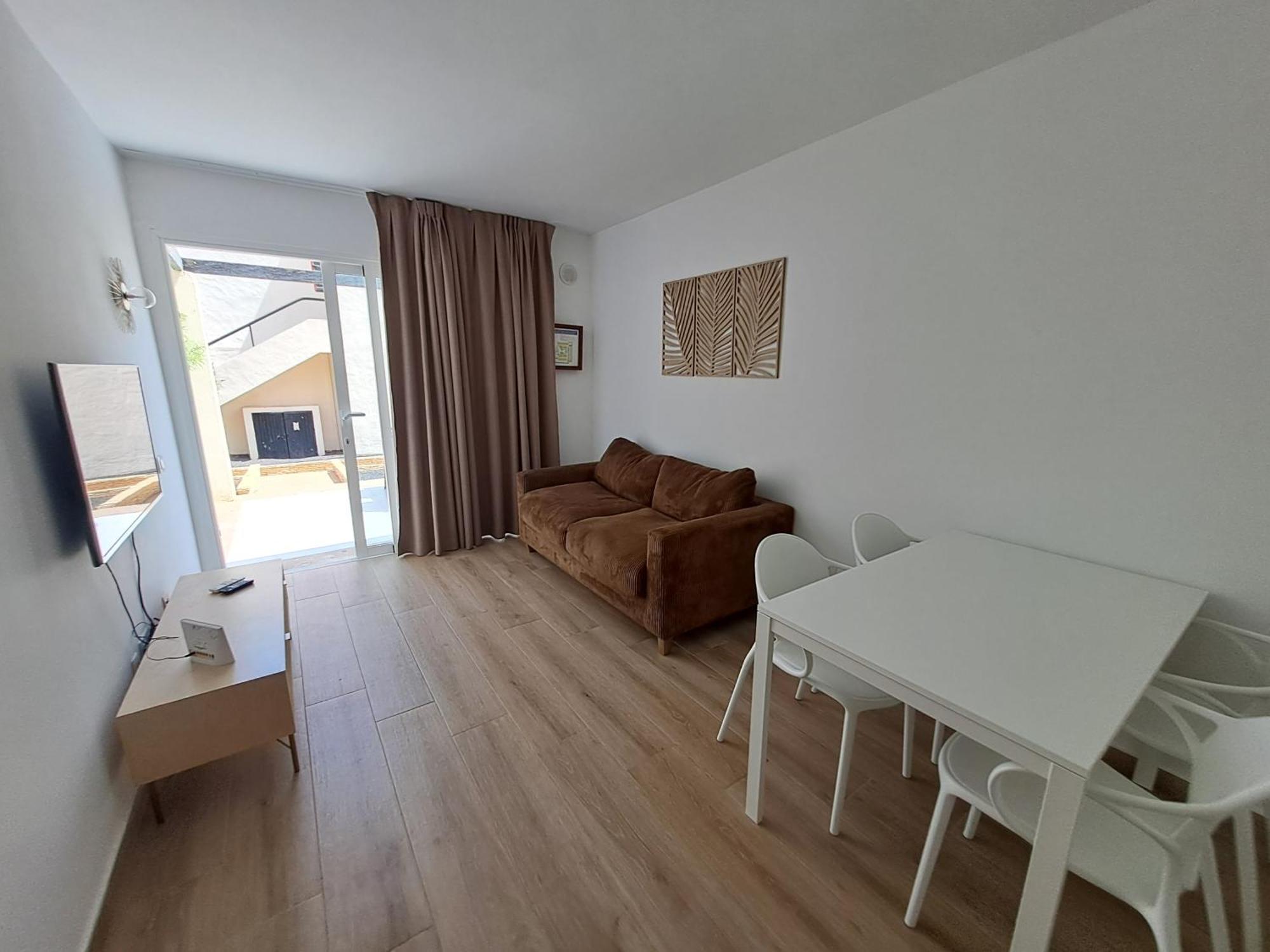 Homeforguest Apartamento 13 Con Terraza Y Piscina En Коральео Экстерьер фото