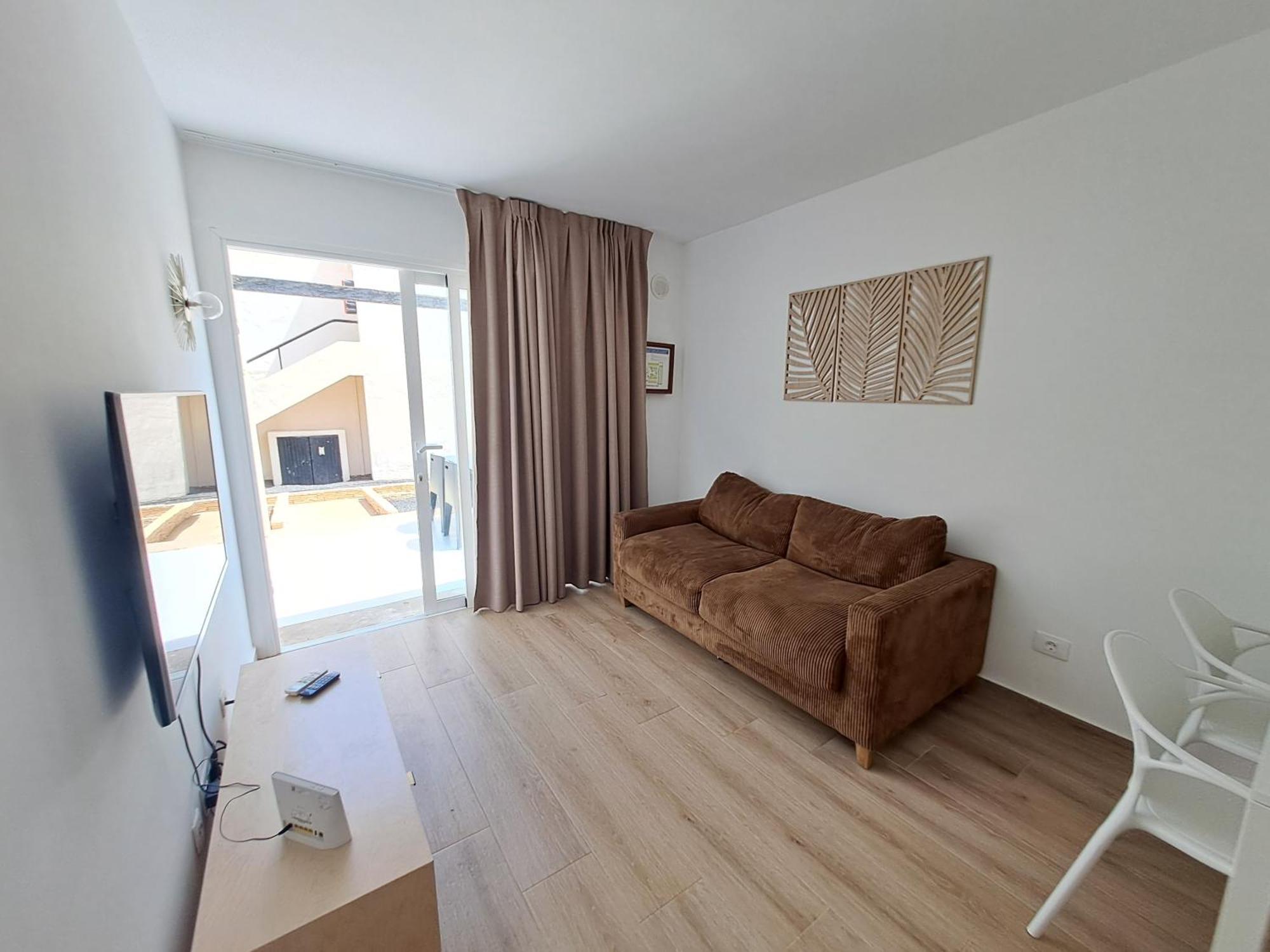Homeforguest Apartamento 13 Con Terraza Y Piscina En Коральео Экстерьер фото