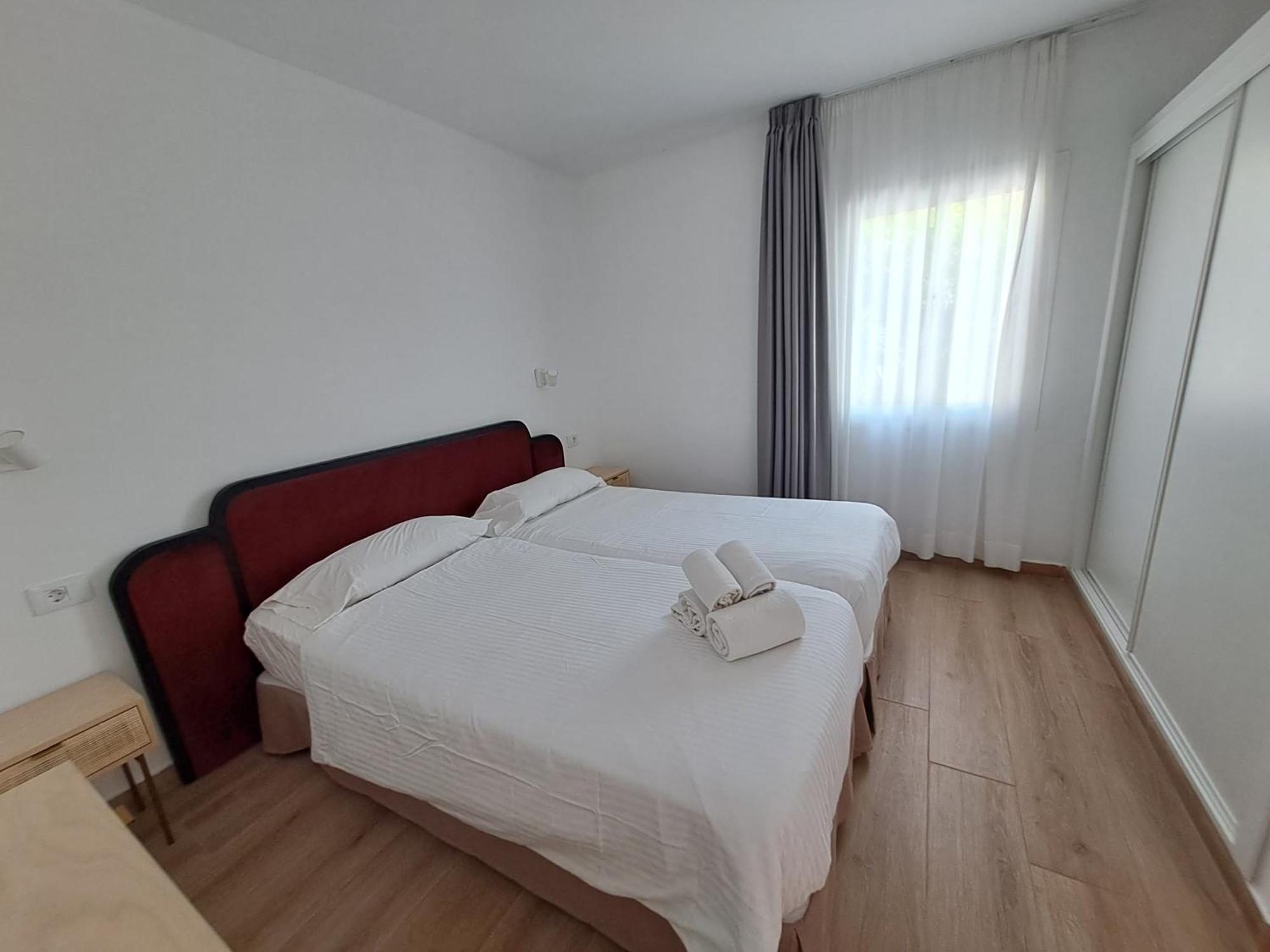 Homeforguest Apartamento 13 Con Terraza Y Piscina En Коральео Экстерьер фото